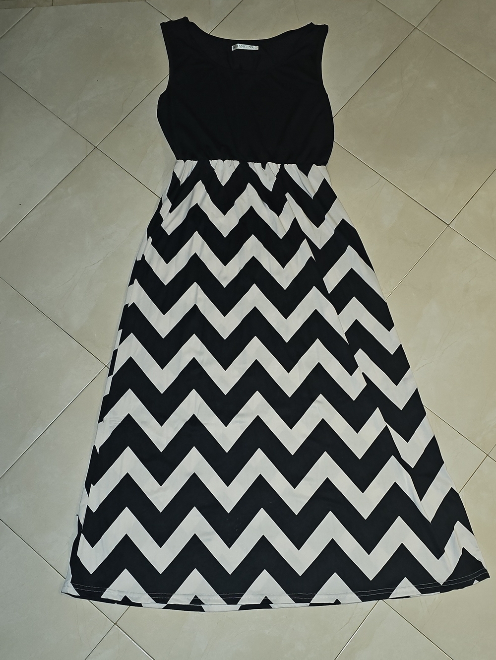 Black & White Chevron Maxi Dress - Unbranded